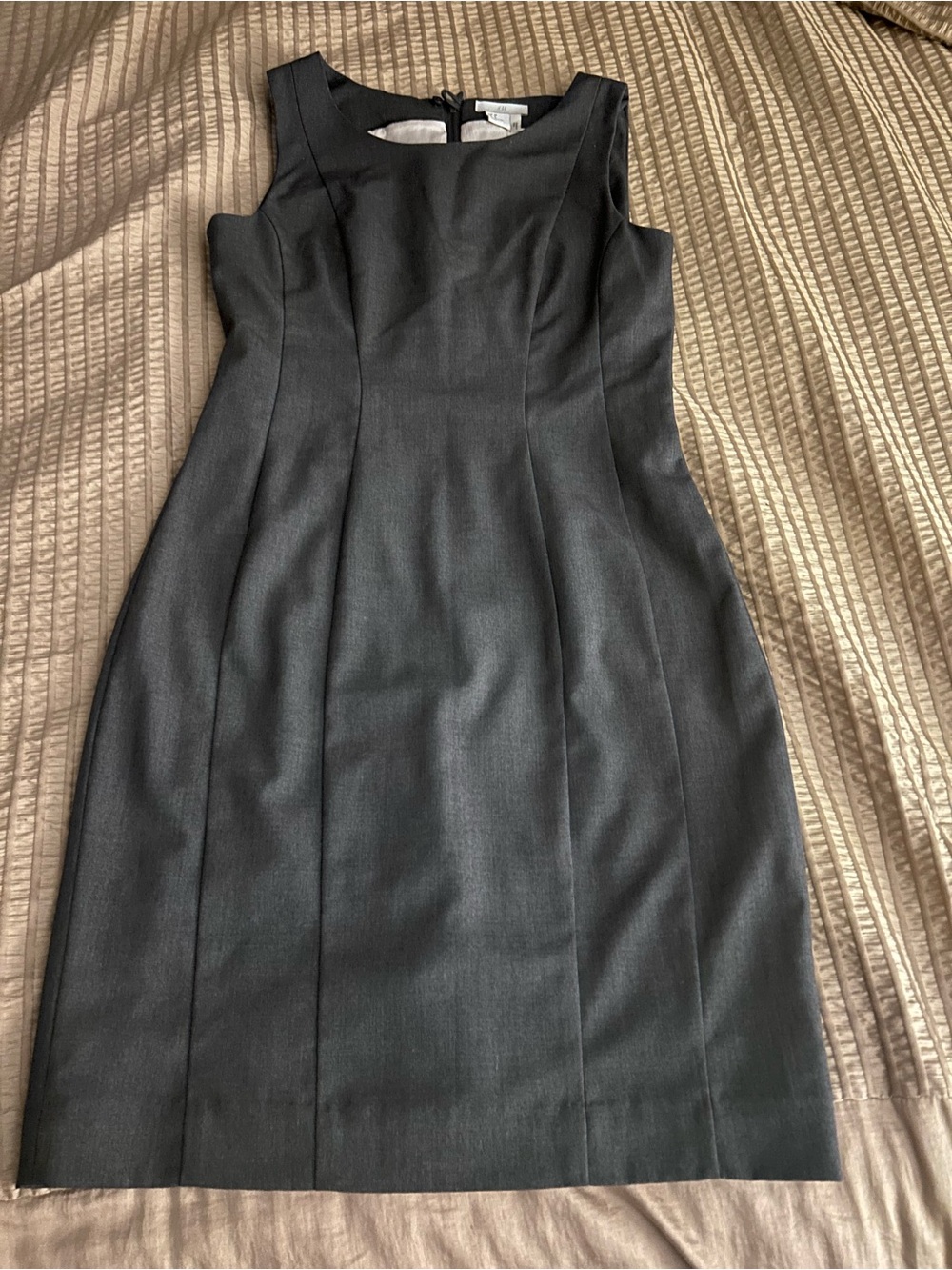 H&M Black Sleeveless Midi Sheath Dress